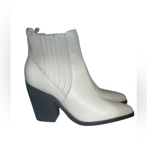 Marc Fisher Womens Carves White Leather Ankle Boots Boots Size 7